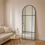 Grand miroir � poser en m�tal (h173 cm) industriel noir