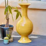 Grand vase en mtal maill fait main (h56 cm) sola jaune brillant