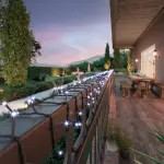 Guirlande lumineuse solaire 9 m 120 led c�ble noir rechargeable blanc froid