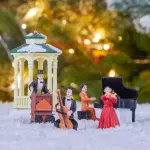 Lot de 5 figurines et accessoires pour village (h22 cm) musique et kiosque
