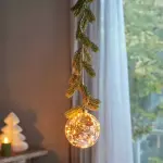 Suspension lumineuse à piles 30 led (d14 cm) sapinette et boule blanc chaud Suspension lumineuse à piles 30 led (d14 cm) sapinette et boule blanc chaud