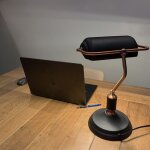 Arum lighting ? lampe de bureau banquier noir ? abat - jour m�tal noir sabl� ? bras aspect cuivre ? hauteur ...