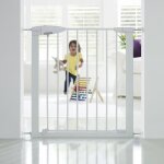 Munchkin - barrière de sécurité enfant portillon semi - auto métal blanc, l. 73 / 79cm Munchkin - barrière de sécurité enfant portillon semi - auto métal blanc, l. 73 / 79cm