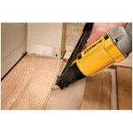 Dewalt, cloueuse � t�te de refoulement � air comprim� dnbda 64mm