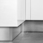 Emuca - lot de 2 plinthes de cuisine plasline avec raccords, hauteur 100mm, 2 profils longueur 2. 35m, ...