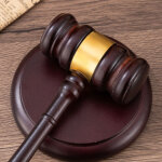 Un ensemble de maillets et de blocs sonores les maillets conviennent aux avocats, aux juges, aux commissaires ...