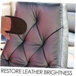 Un ensemble de trois gants de nettoyage en cuir �pais � poils, adapt�s au polissage et au lustrage des ...