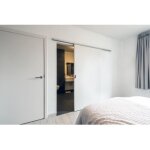 Kit complet de garniture, rail et accessoires, pour porte coulissante de sparation en bois - charge ...