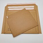 Lot de 10 pochettes carton avec bande adh�sive : 36 x 46 cm