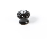 Bouton de meuble style décoratif en porcelaine - acier finition noire dimensions 282827mm système de ... Bouton de meuble style décoratif en porcelaine - acier finition noire dimensions 282827mm système de ...