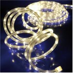 Tube lumineux blanc chaud de 10 m�tres pour l'ext�rieur avec contr�leur de jeu de lumi�re