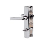 Deux poign�es de porte avec applique chrom�e miroir, cl� de condamnation, entraxe 165 mm