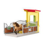 Box avec poney islandais