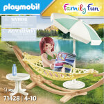 Vacanci�re et hamac