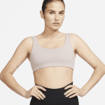 Brassi�re de sport � maintien l�ger avec doublure l�g�re et encolure en u nike alate all u pour femme ...