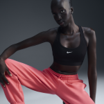 Brassire de sport  maintien lger nike swoosh light support pour femme - noir
