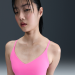 Brassi�re de sport r�glable rembourr�e � maintien l�ger nike indy pour femme - rose