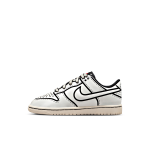 Chaussure nike dunk low x lego ; collection pour enfant - blanc
