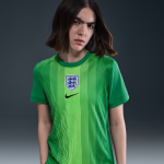 Maillot de foot à manches courtes replica nike dri - fit angleterre 2025 / 26 stadium gardien de but ... Maillot de foot à manches courtes replica nike dri - fit angleterre 2025 / 26 stadium gardien de but ...