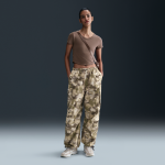 Pantalon cargo oversize taille mi - haute à imprimé camouflage nike sportswear pour femme - marron Pantalon cargo oversize taille mi - haute à imprimé camouflage nike sportswear pour femme - marron