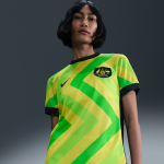Maillot de foot replica nike dri - fit australie 2025 / 26 stadium domicile pour femme - jaune Maillot de foot replica nike dri - fit australie 2025 / 26 stadium domicile pour femme - jaune