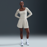 Short pliss� ample � taille haute dri - fit nike 24. 7 perfectstretch pour femme - marron