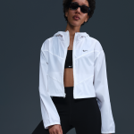Veste à capuche tissée ample nike sportswear windrunner pour femme - blanc Veste à capuche tissée ample nike sportswear windrunner pour femme - blanc