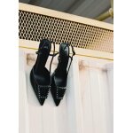 Chaussures vernies talon ouvertes  l?arrire