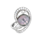 Bague diamants 1. 67 carat et perle sign�e marco mollinario or blanc 20. 56g