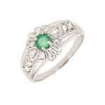 Bague �meraude 0. 22 carat et diamants 0. 20 carat or blanc 4. 55g