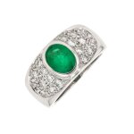 Bague �meraude 0. 60 carat et diamants 0. 36 carat or blanc 6. 75g