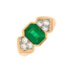 Bague �meraude 1. 53 carat et diamants 0. 42 carat or jaune 7. 25g