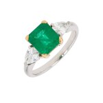 Bague �meraude 1. 92 carat et diamants 0. 40 carat or blanc 3. 64g