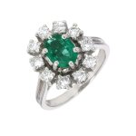 Bague marguerite �meraude 1. 15 carat et diamants 0. 60 carats or blanc 6. 87g