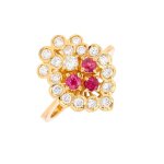 Bague rubis 0. 30 carat et diamants 0. 62 carat or jaune 5. 26g Bague rubis 0. 30 carat et diamants 0. 62 carat or jaune 5. 26g