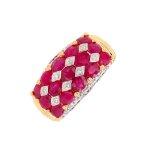 Bague rubis 2. 70 carats et diamants 0. 11 carat or jaune 6. 14g
