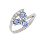 Bague saphirs 1. 20 carat et diamants 0. 05 carat or blanc 3. 78g