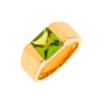 Bague signe augis pridot 1. 90 carat or jaune 11. 02g