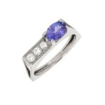 Bague tanzanite 0. 68 carat et diamants 0. 12 carat or blanc 3. 99g