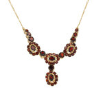 Collier grenats 7. 5
