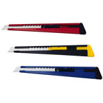 Cutter en m�tal, lame: 9 mm, � clip, assorti