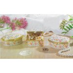 3 boites en porcelaine de formes differentes