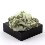 Albite + epidote. 66. 06 ct. saint - v�ran, hautes - alpes, france.