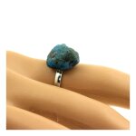 Bague apatite bleu neon brut plaqué argent. 13. 76 ct. taille réglable. Bague apatite bleu neon brut plaqué argent. 13. 76 ct. taille réglable.