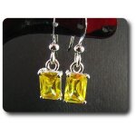 Boucles d'oreille topaze jaune 2x6 mm plaqué or blanc 18 k. Boucles d'oreille topaze jaune 2x6 mm plaqué or blanc 18 k.