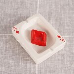 Un cendrier de carte a jouer home decor ornements de bureau de salle de runion moderne simple accessoires ...