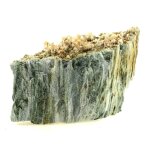 Clinozoisite, albite. 2244. 0 ct. marine de scala, canari, haute - corse, france.