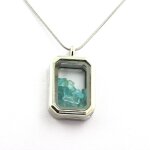 Collier apatite paraiba brut. modle rectangle a pans coups.