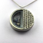 Collier benitoite brut. mod�le demi - cercle.