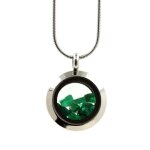 Collier emeraude brut. modèle médaillon 25 mm. couleur argent. Collier emeraude brut. modèle médaillon 25 mm. couleur argent.